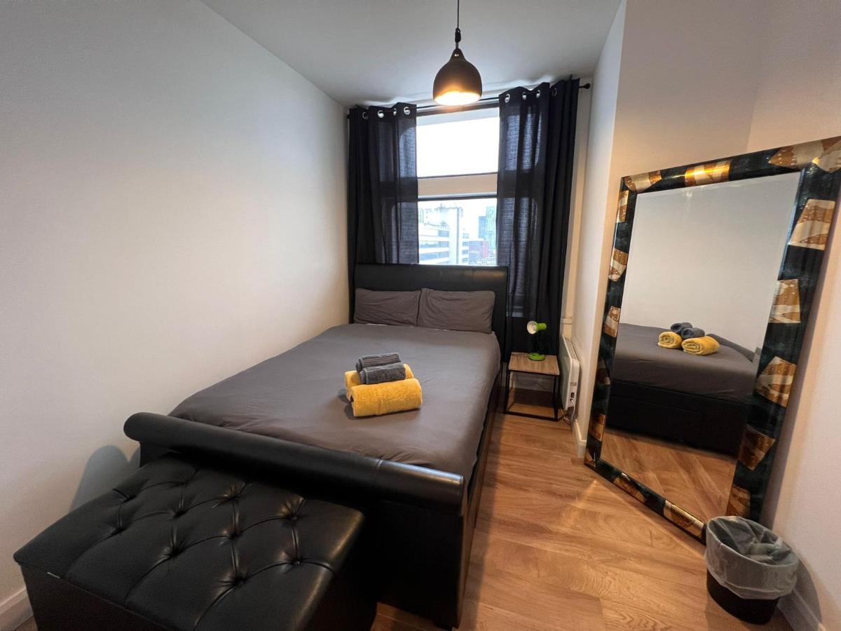 View 2 Bedrooms Flat Манчестер